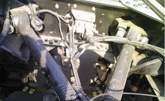 利用abaqus对平衡悬架有限元分析